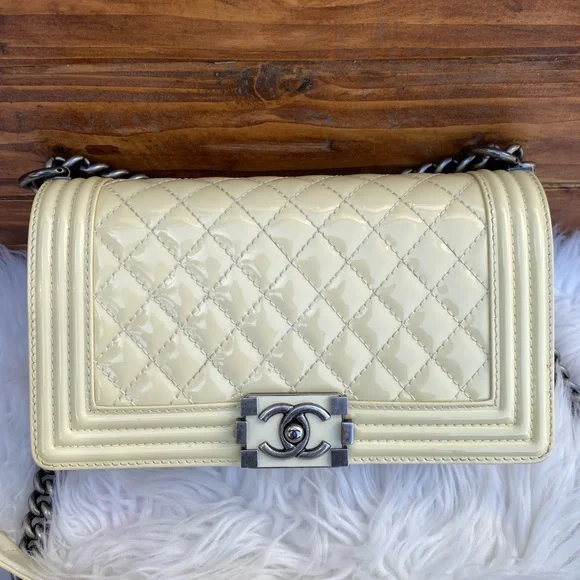 ⭐️⭐️GORGEOUS⭐️⭐️ CHANEL Reverso Boy Flap Bag patent leather Crossbody Bag - Picture 5 of 17
